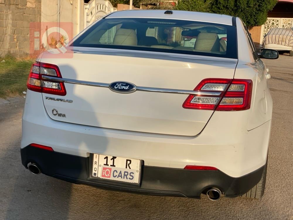 Ford Taurus